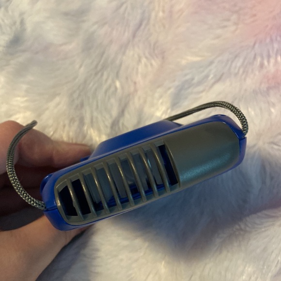 O2 Cool Battery Powered Neck Fan - Picture 6 of 6